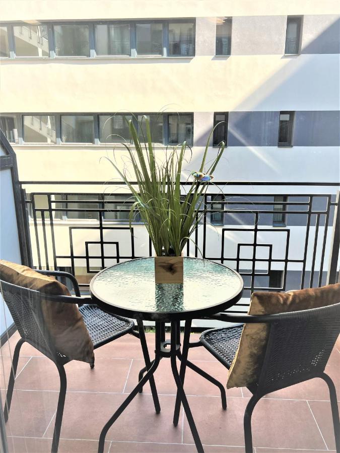 Appartement Luxe With Pool, Parking & Ac *