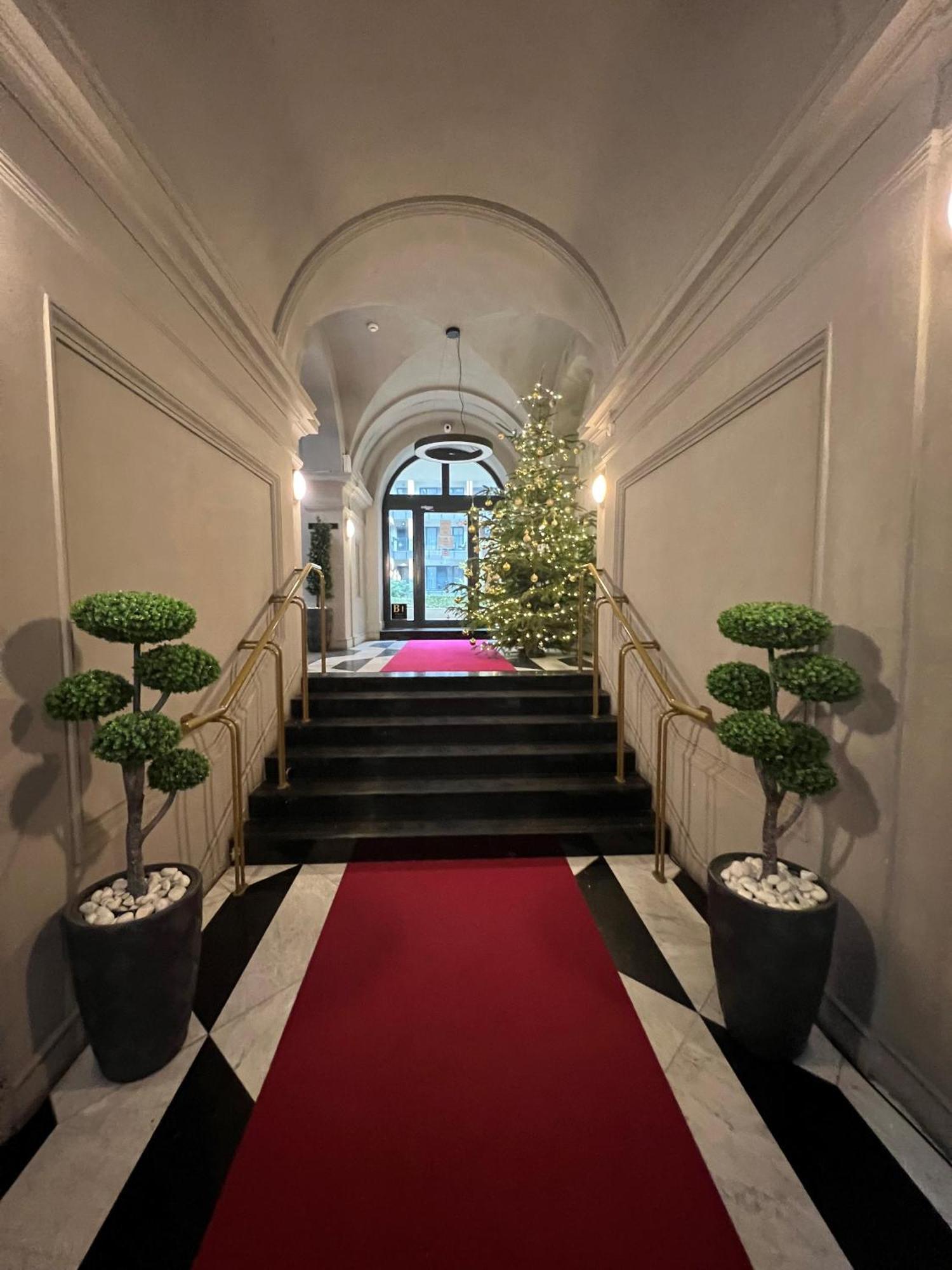 Luxe With Pool, Parking & Ac Appartement