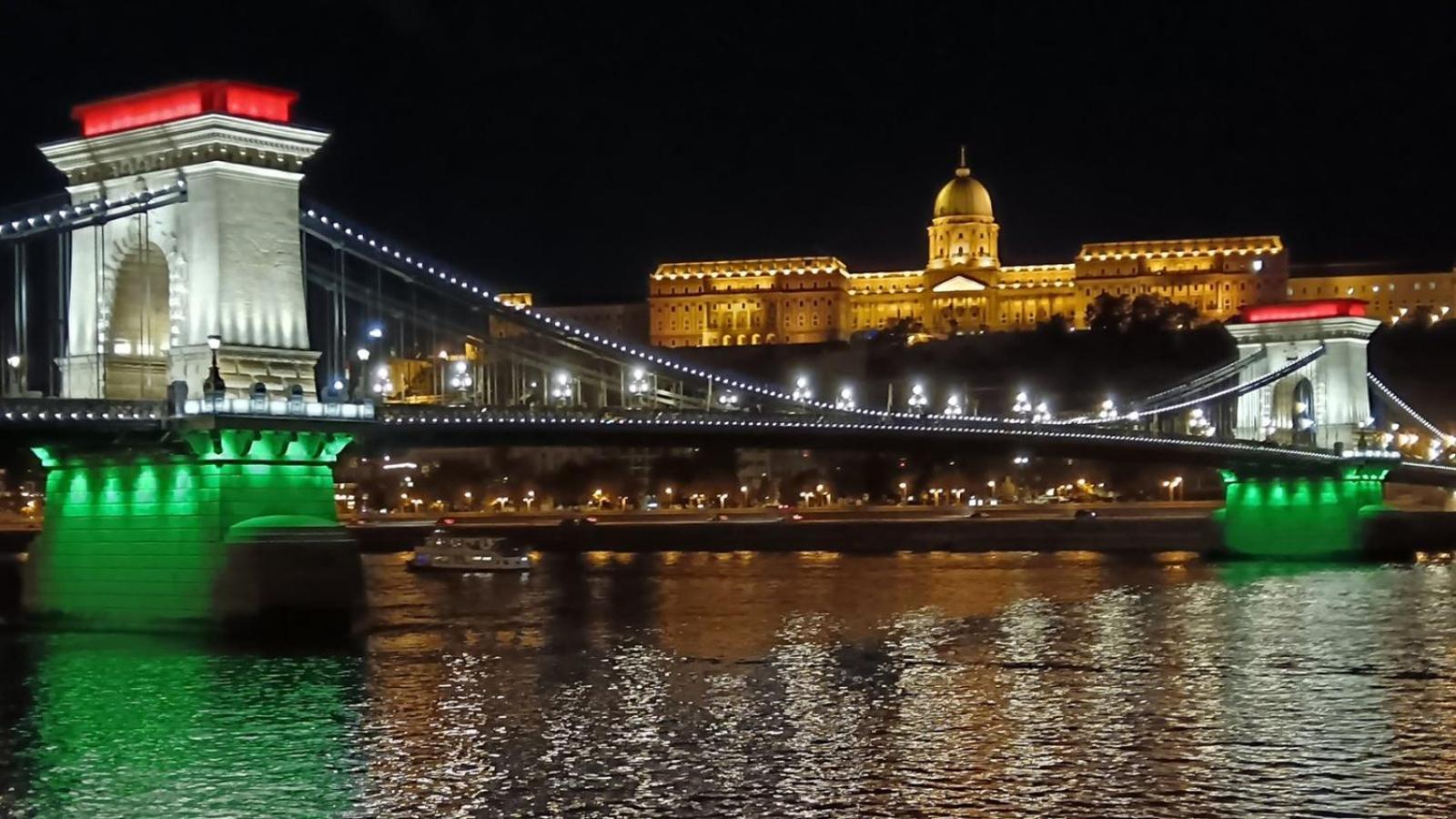 Luxe With Pool, Parking & Ac Budapeszt
